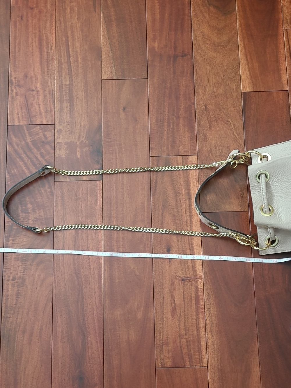 NWOT Beige Bucket Bag with Gold Hardware - Picture 15 of 16